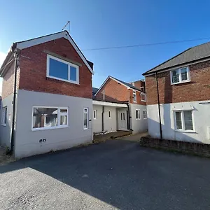  Holiday home Ashley Road